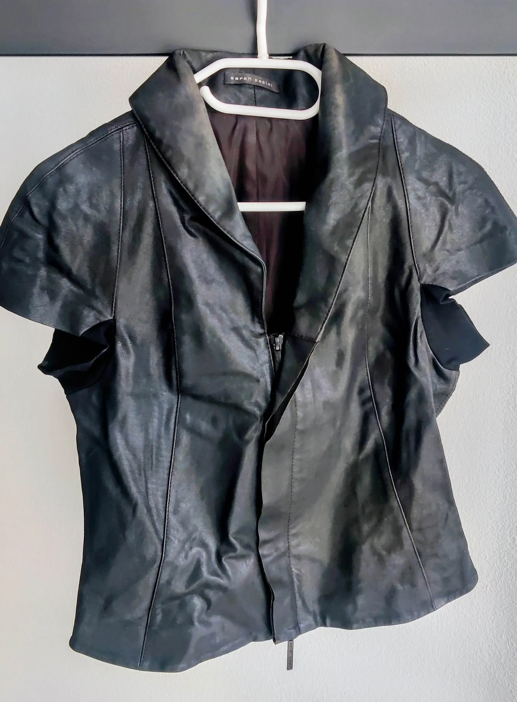 Sarah Pacini Zwart Leren Gilet – Maat 36 – Designer Minimal Chic